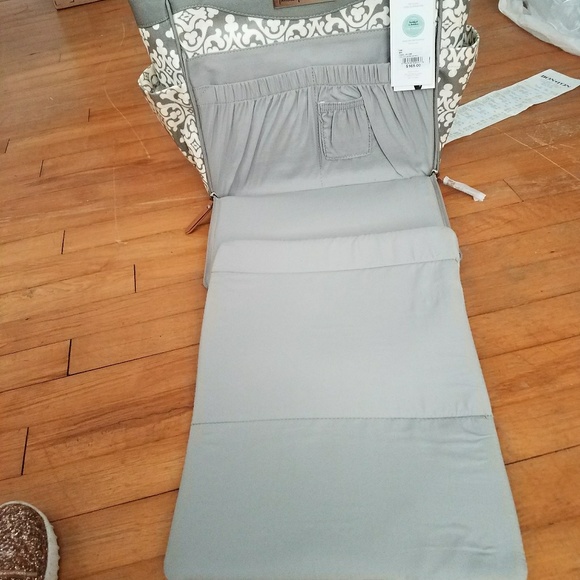 Brand new! Petunia pickle bottom diaper bag - Picture 2 of 4